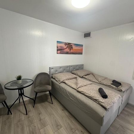 Kinizsi Udvar Apartmanhaz Balatonboglár Buitenkant foto