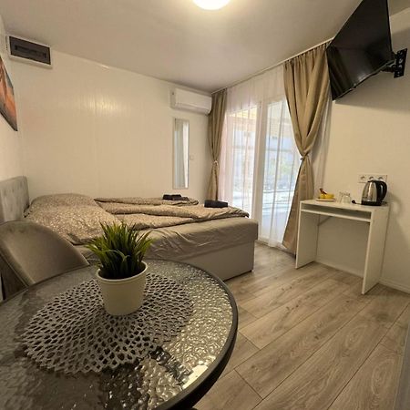 Kinizsi Udvar Apartmanhaz Balatonboglár Buitenkant foto