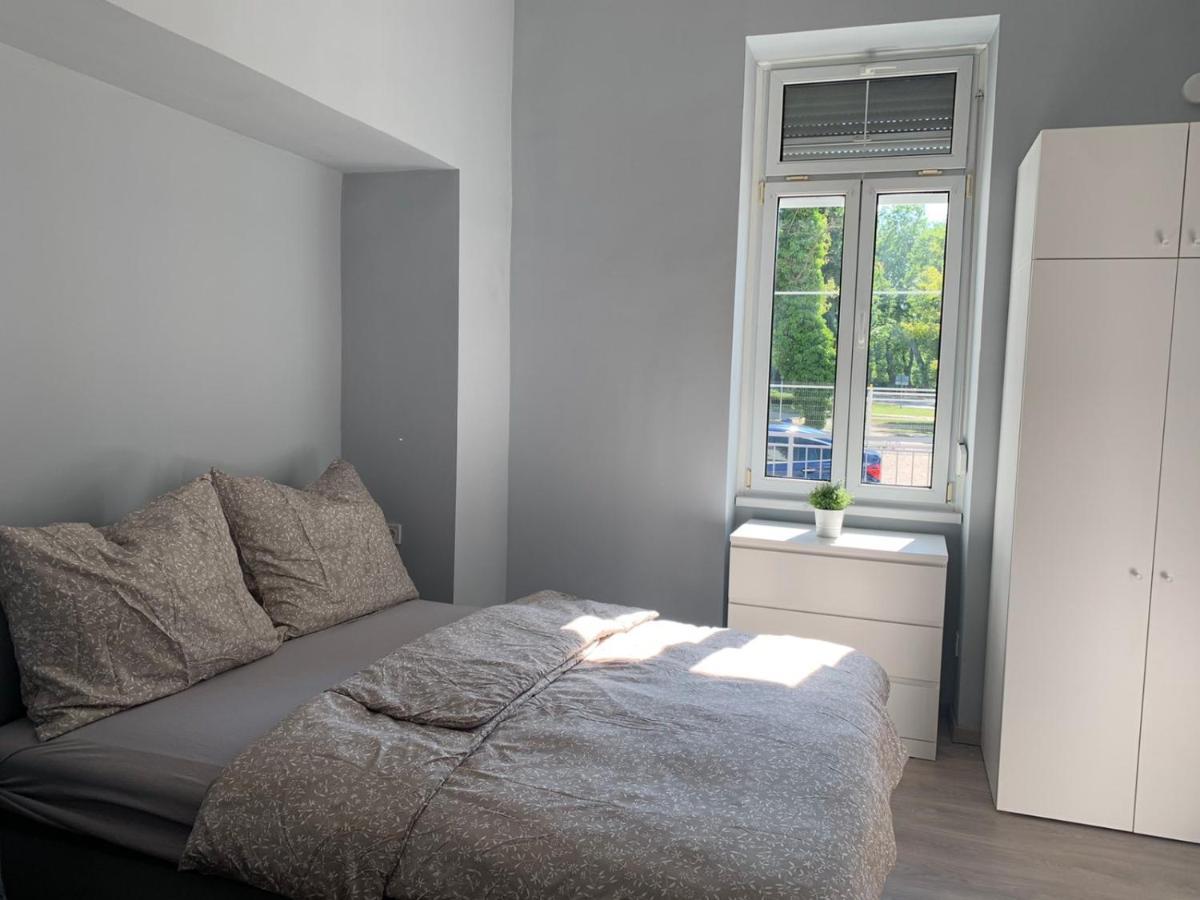 Kinizsi Udvar Apartmanhaz Balatonboglár Buitenkant foto