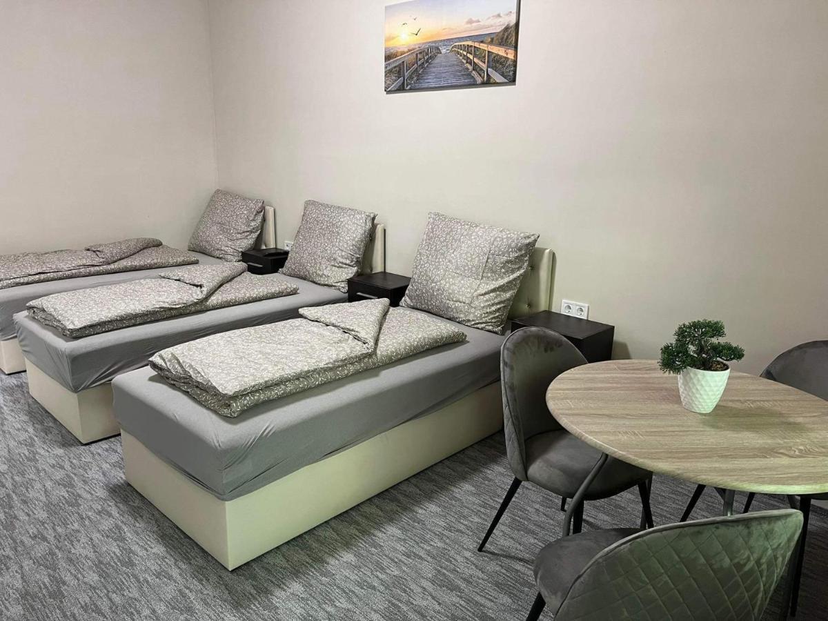 Kinizsi Udvar Apartmanhaz Balatonboglár Buitenkant foto