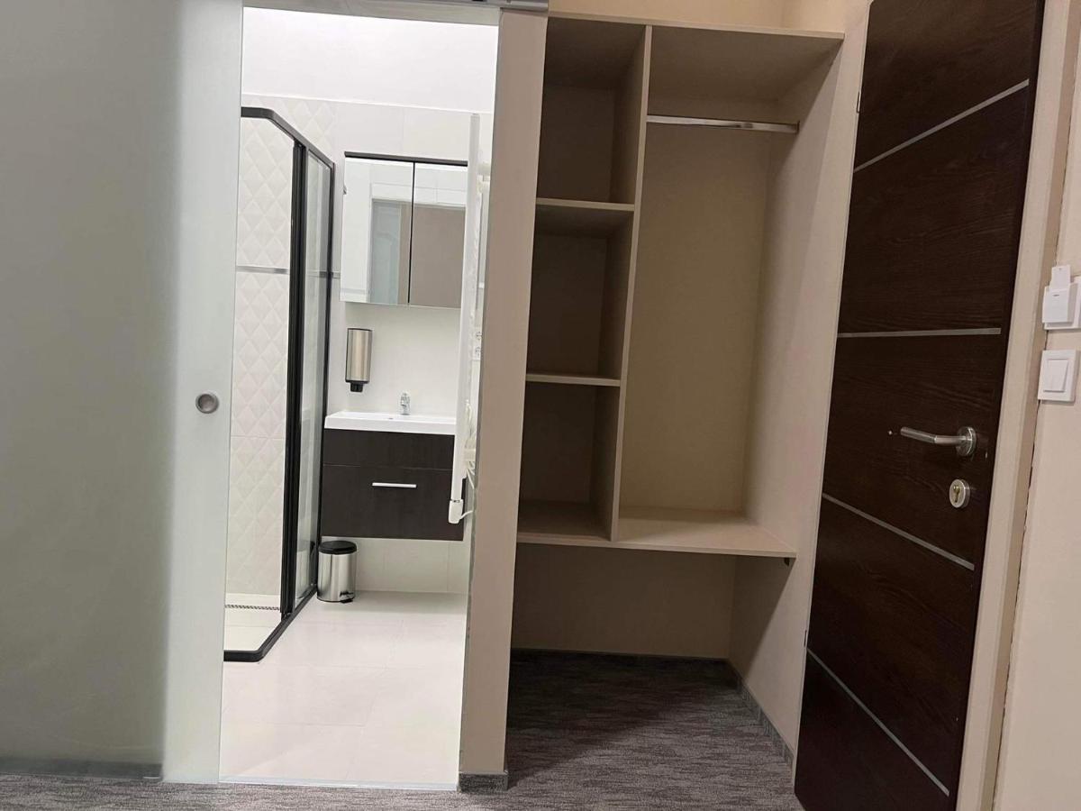 Kinizsi Udvar Apartmanhaz Balatonboglár Buitenkant foto