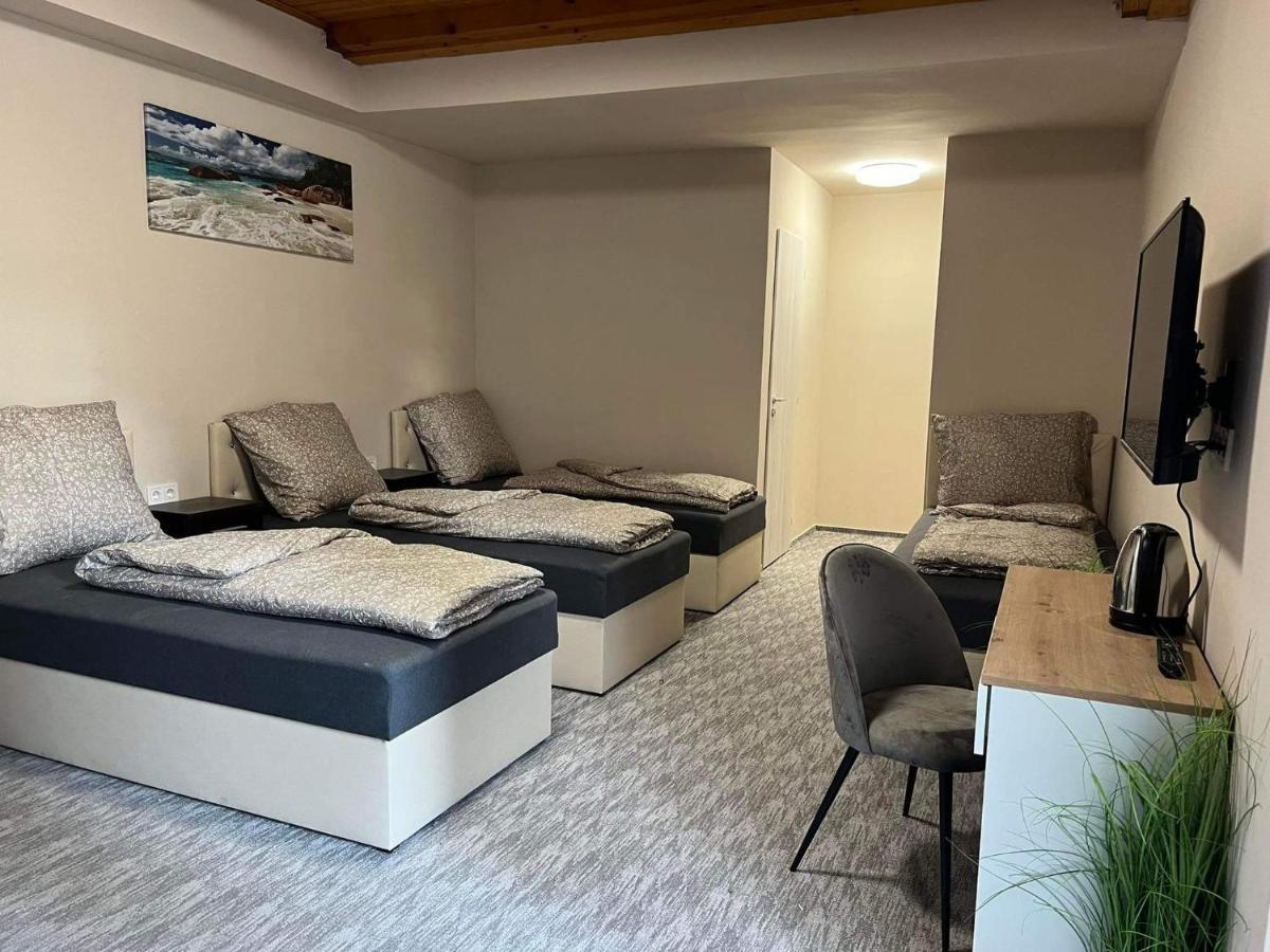 Kinizsi Udvar Apartmanhaz Balatonboglár Buitenkant foto