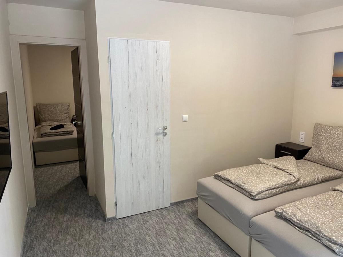 Kinizsi Udvar Apartmanhaz Balatonboglár Buitenkant foto