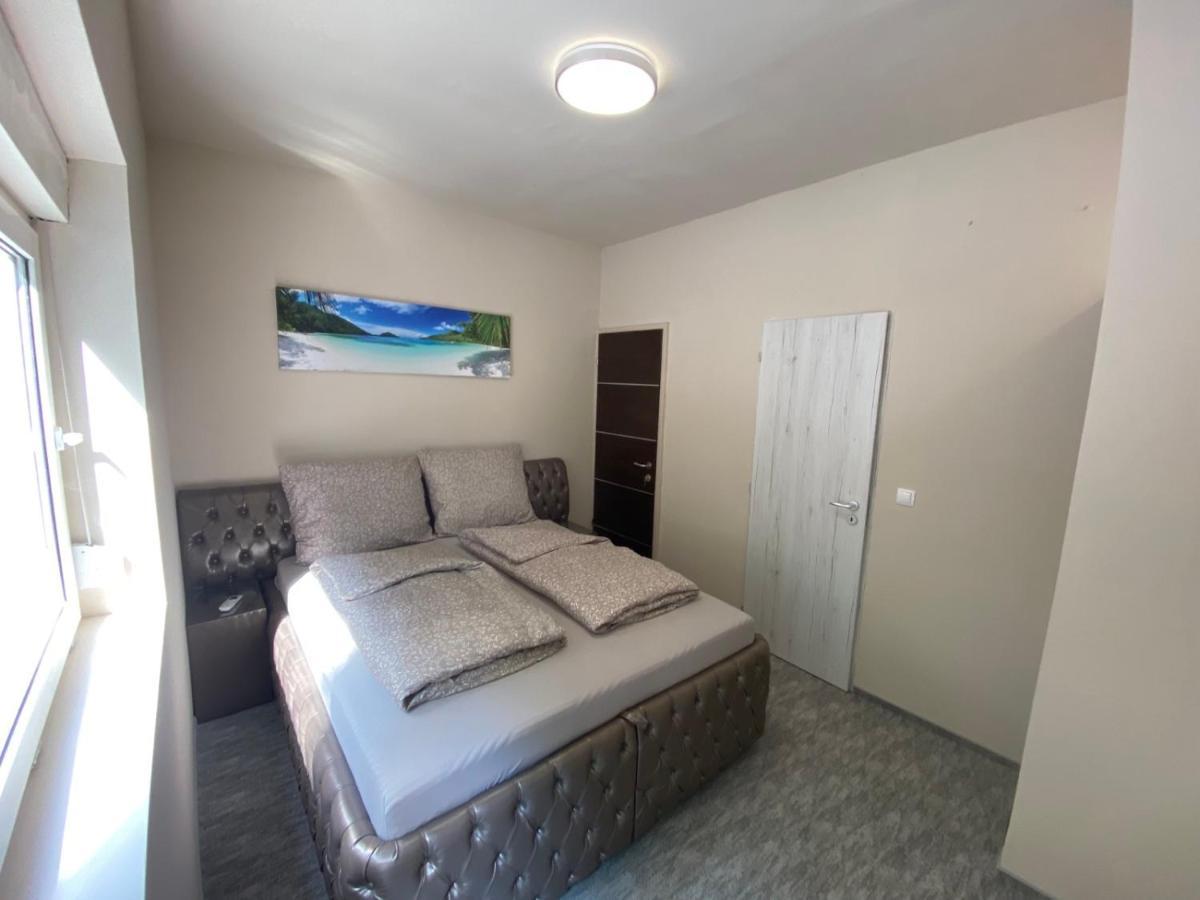 Kinizsi Udvar Apartmanhaz Balatonboglár Buitenkant foto