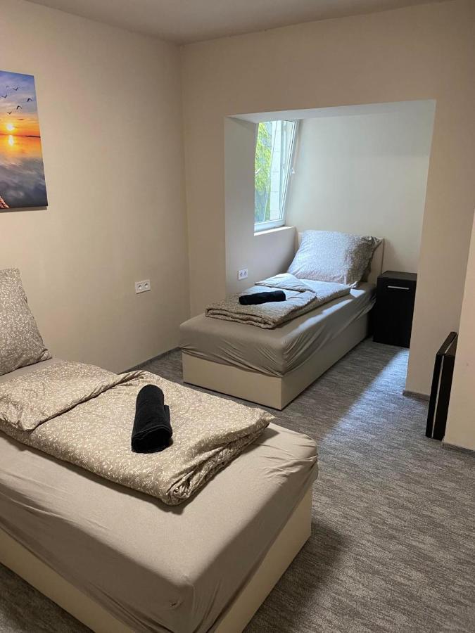 Kinizsi Udvar Apartmanhaz Balatonboglár Buitenkant foto