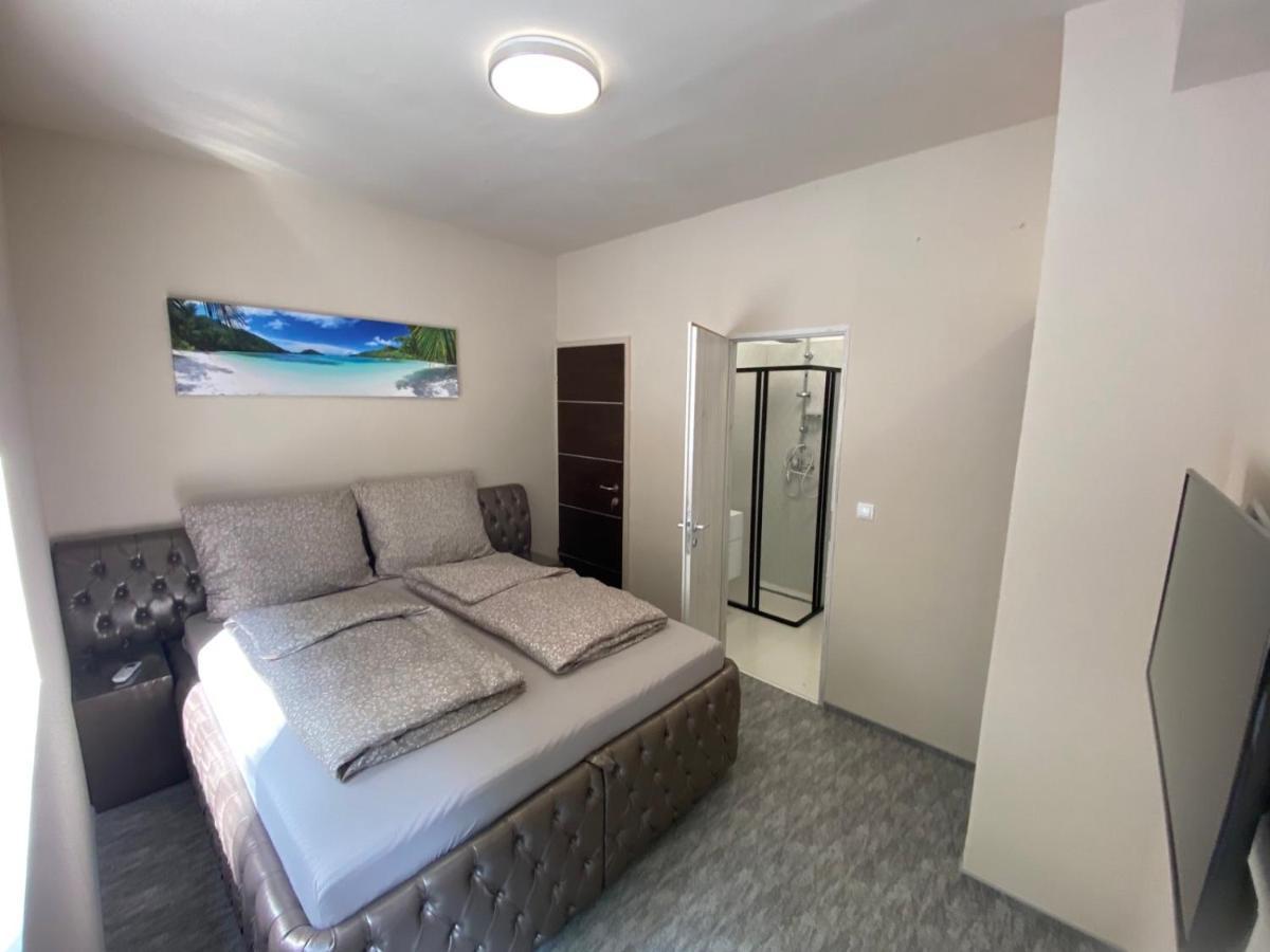 Kinizsi Udvar Apartmanhaz Balatonboglár Buitenkant foto