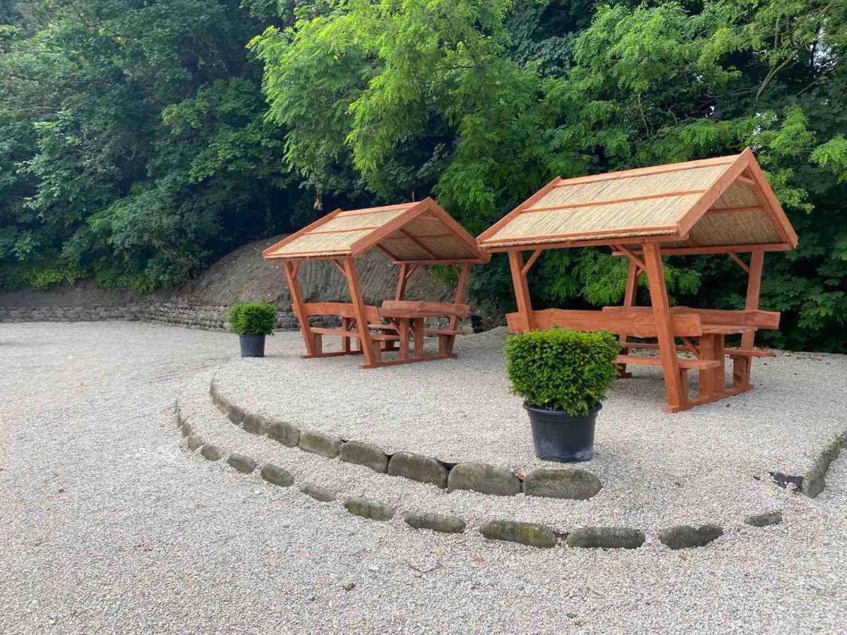 Kinizsi Udvar Apartmanhaz Balatonboglár Buitenkant foto