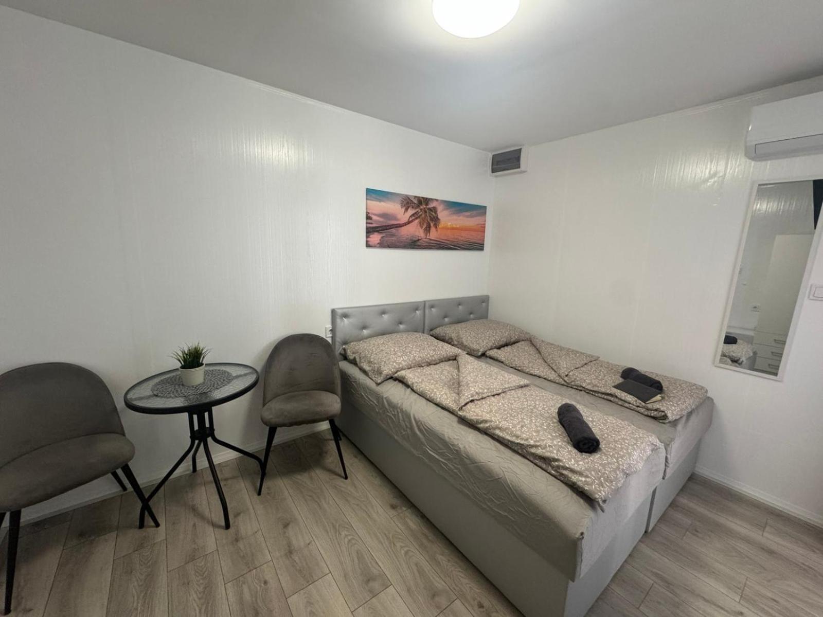 Kinizsi Udvar Apartmanhaz Balatonboglár Buitenkant foto