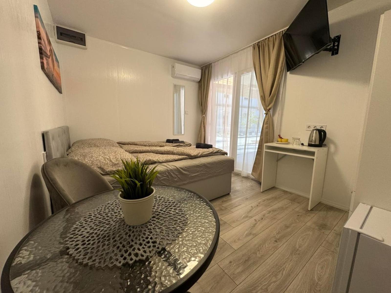 Kinizsi Udvar Apartmanhaz Balatonboglár Buitenkant foto