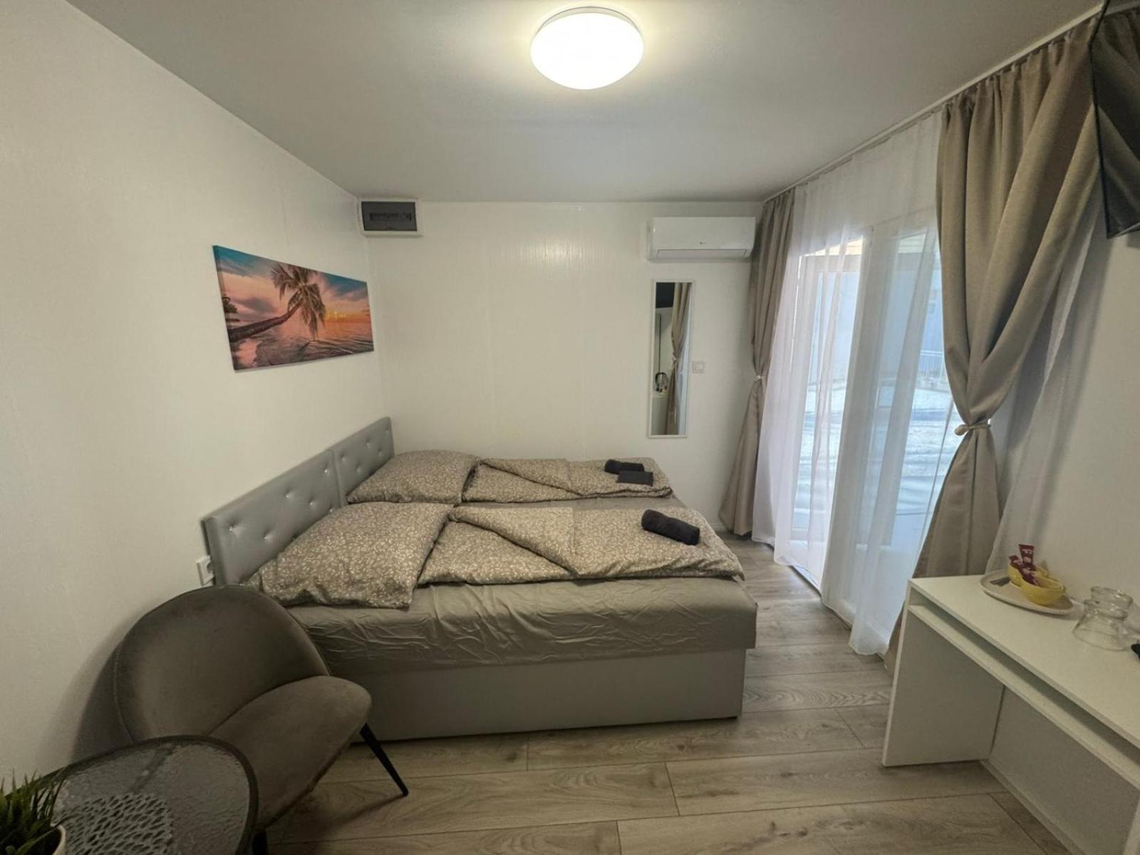 Kinizsi Udvar Apartmanhaz Balatonboglár Buitenkant foto