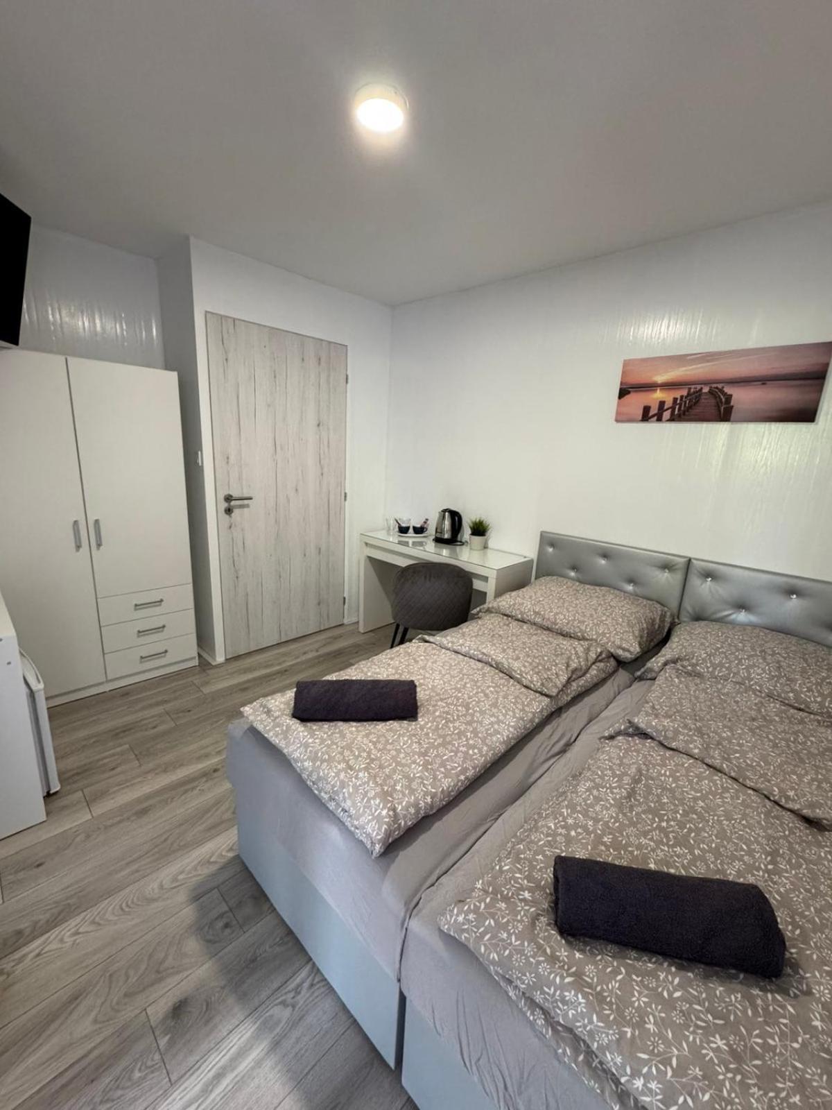 Kinizsi Udvar Apartmanhaz Balatonboglár Buitenkant foto