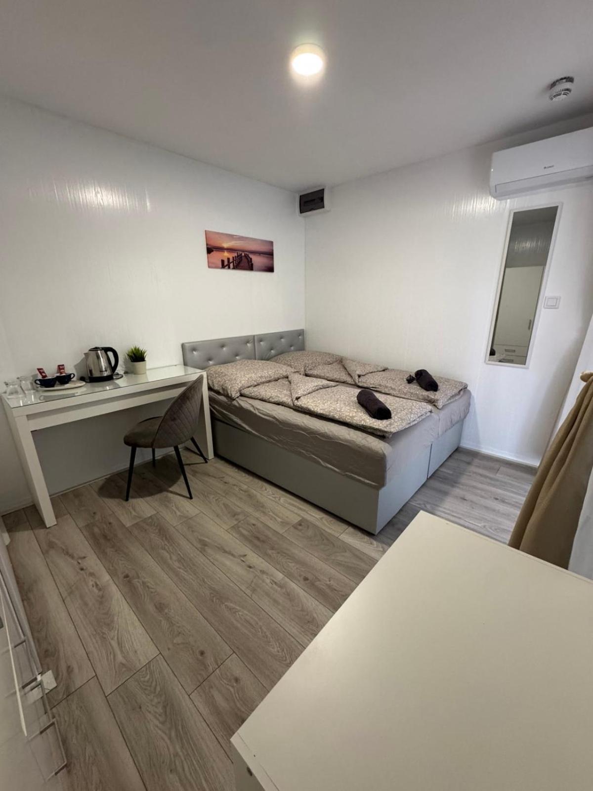 Kinizsi Udvar Apartmanhaz Balatonboglár Buitenkant foto