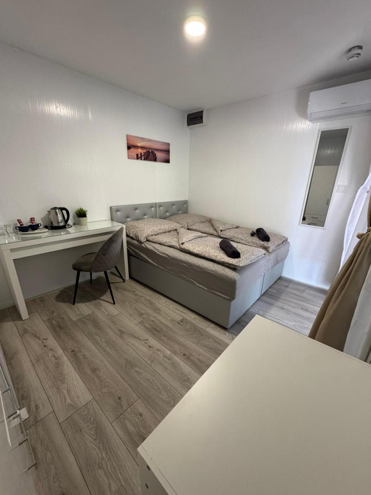 Kinizsi Udvar Apartmanhaz Balatonboglár Buitenkant foto